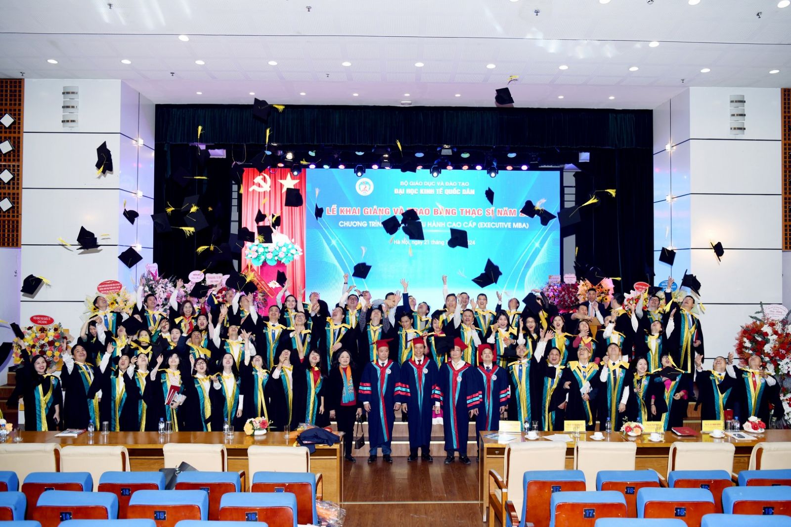 Lễ khai giảng và trao bằng thạc sĩ Chương trình Thạc sĩ điều hành cao cấp Executive MBA năm 2024